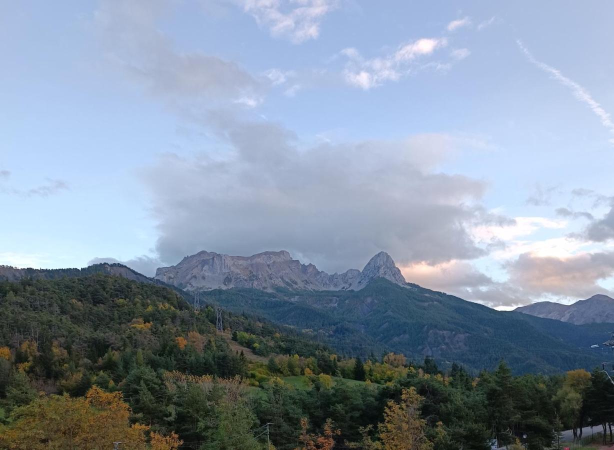 Grand Studio 3 Personnes Idealement Place Barcelonnette Exterior photo